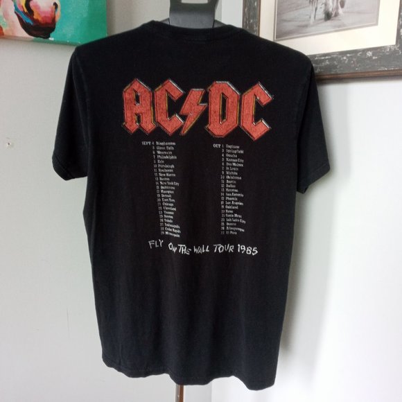 AC/DC Fly On The Wall Tour black T-Shirt size Large runs smaller - Picture 2 of 8